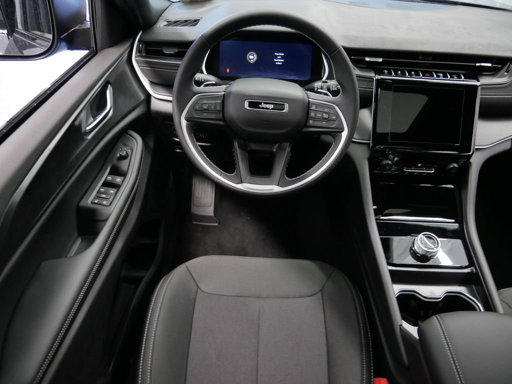 Thumbnail: 2025 Jeep Grand Cherokee L - 15