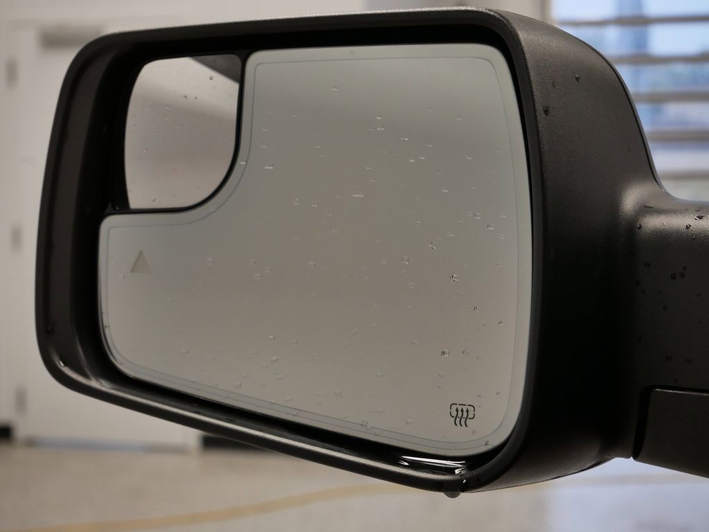 Thumbnail: 2025 RAM 1500 - 21