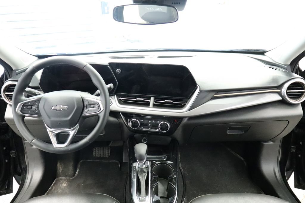 Thumbnail: 2024 Chevrolet Trax - 32