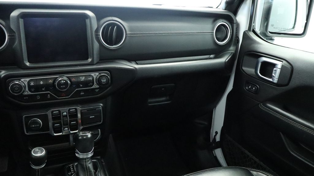 Thumbnail: 2021 Jeep Wrangler - 24