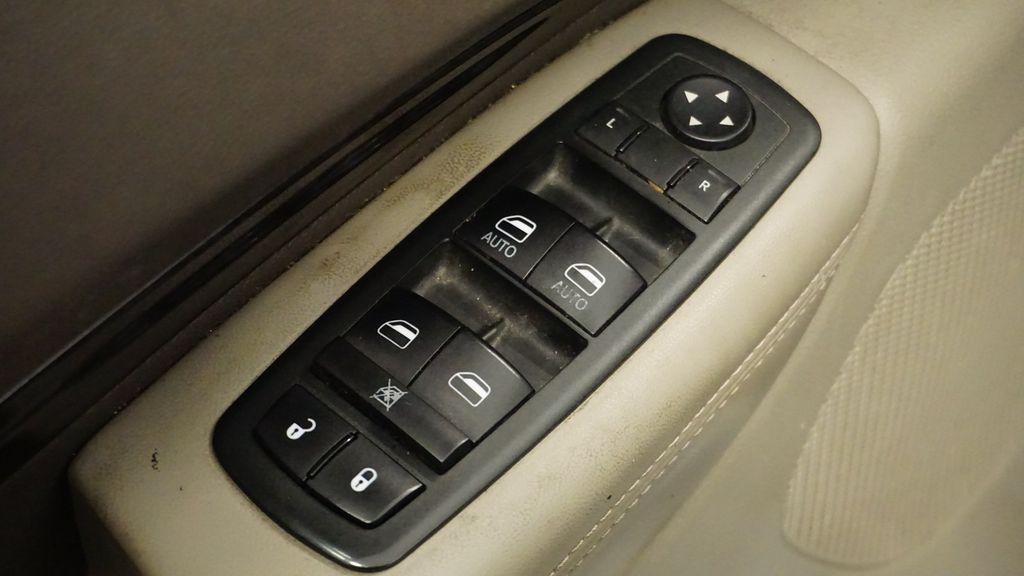 Thumbnail: 2013 Dodge Durango - 21