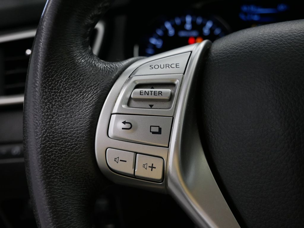 Thumbnail: 2014 Nissan Rogue - 25