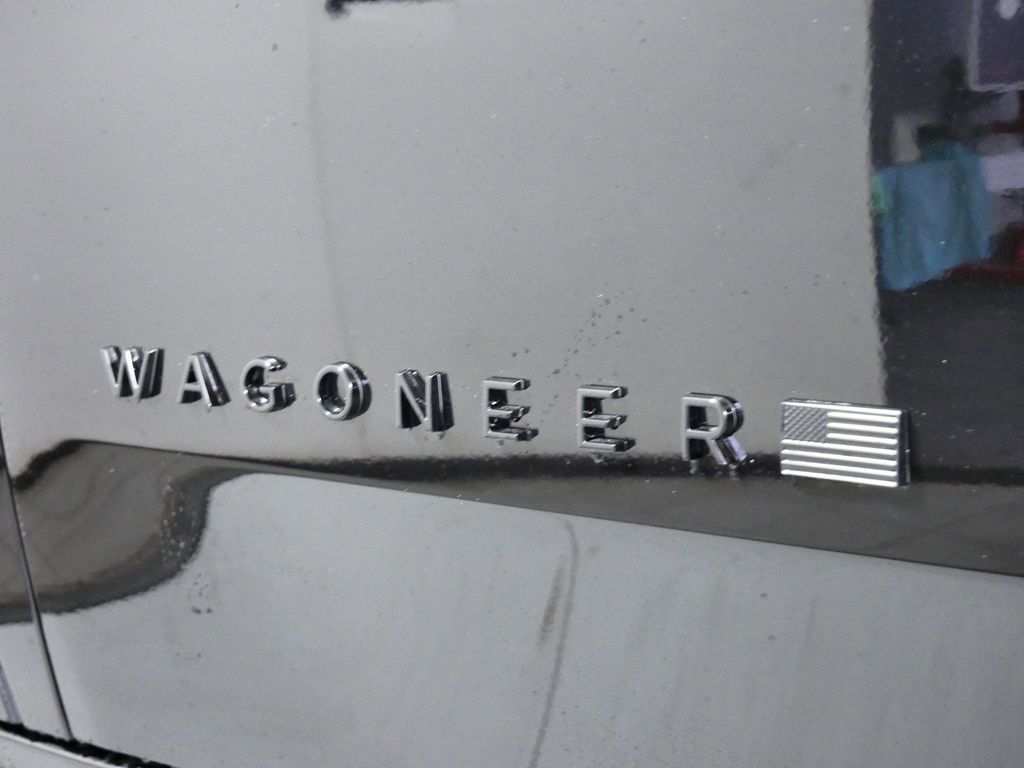 Thumbnail: 2024 Jeep Wagoneer - 13