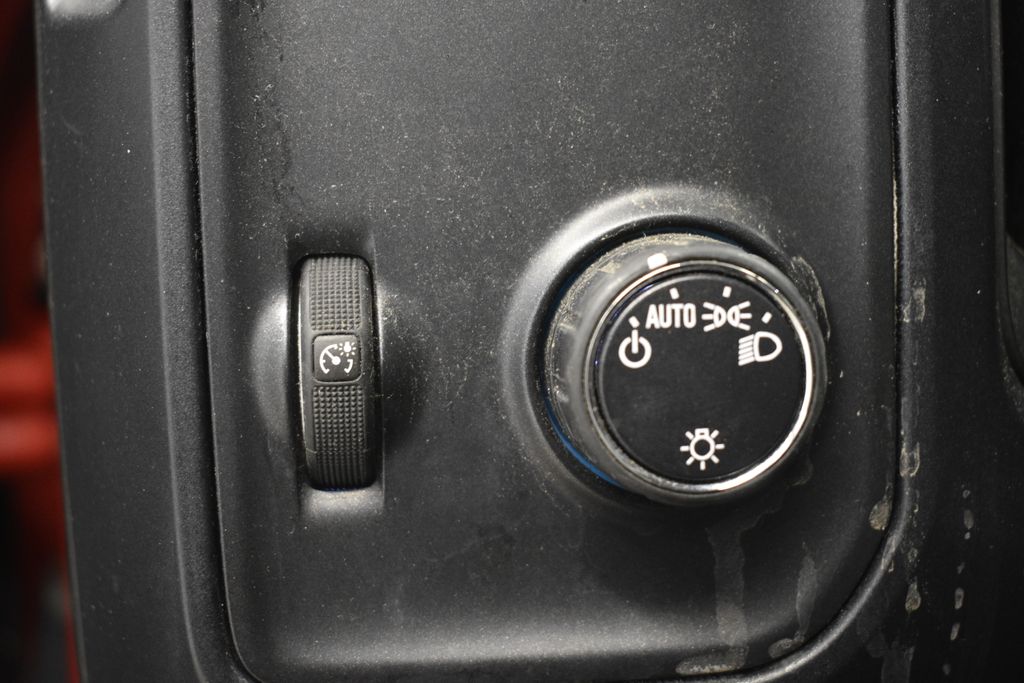 Thumbnail: 2015 Chevrolet Silverado 1500 - 22