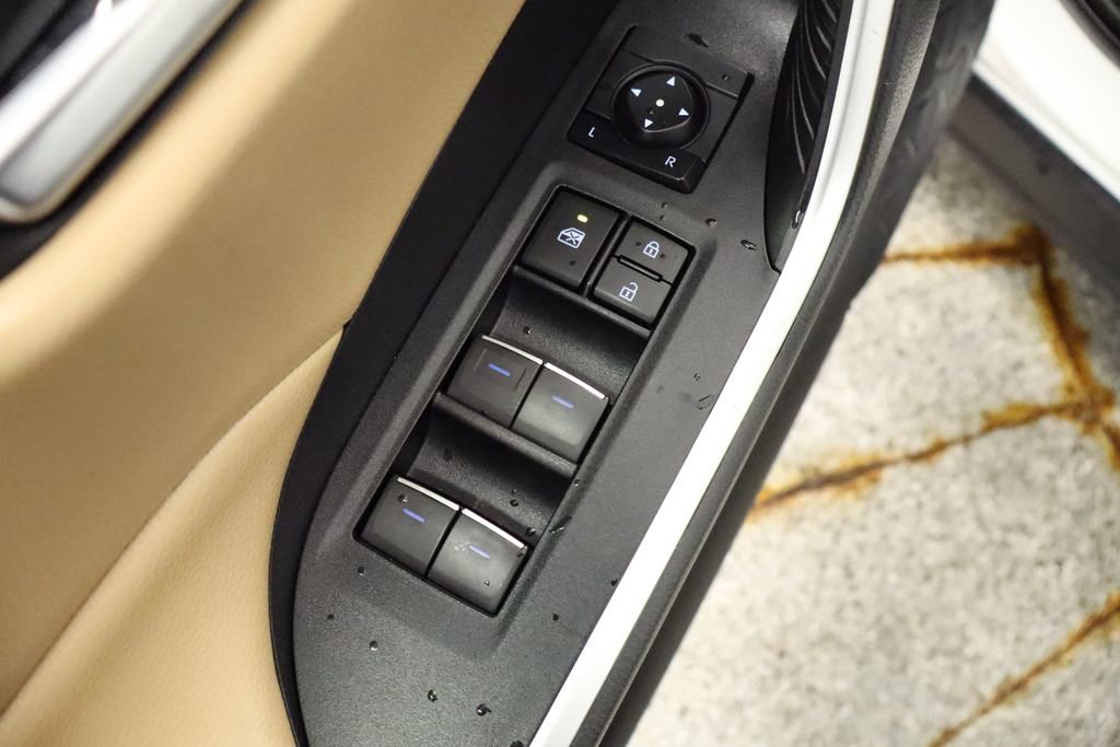 Thumbnail: 2022 Toyota RAV4 - 30