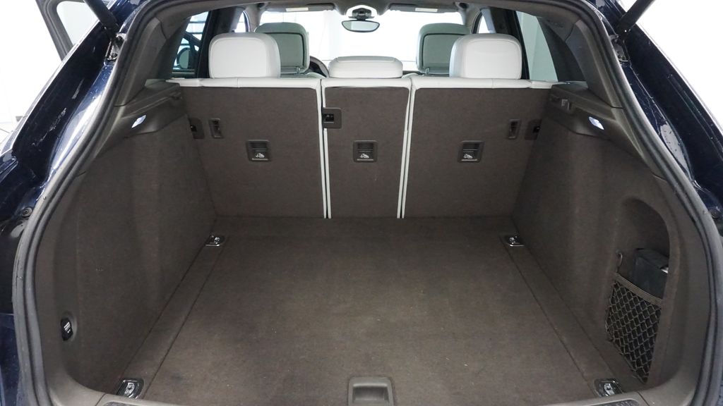 Thumbnail: 2017 Porsche Macan - 16