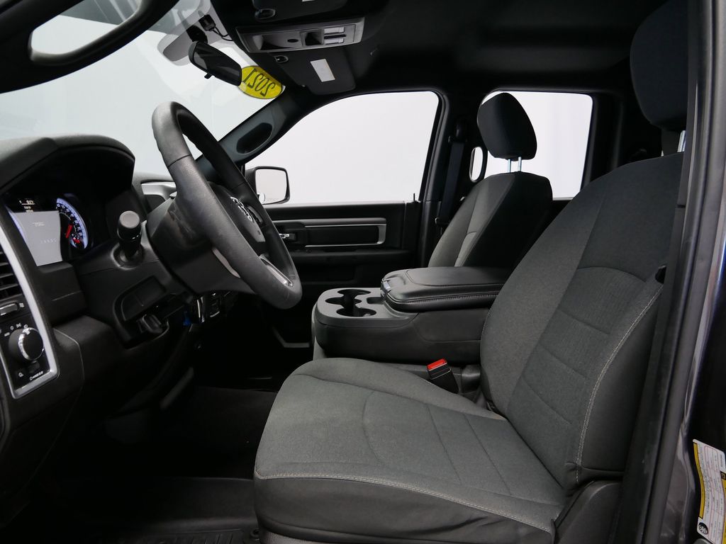 Thumbnail: 2021 RAM 1500 Classic - 3