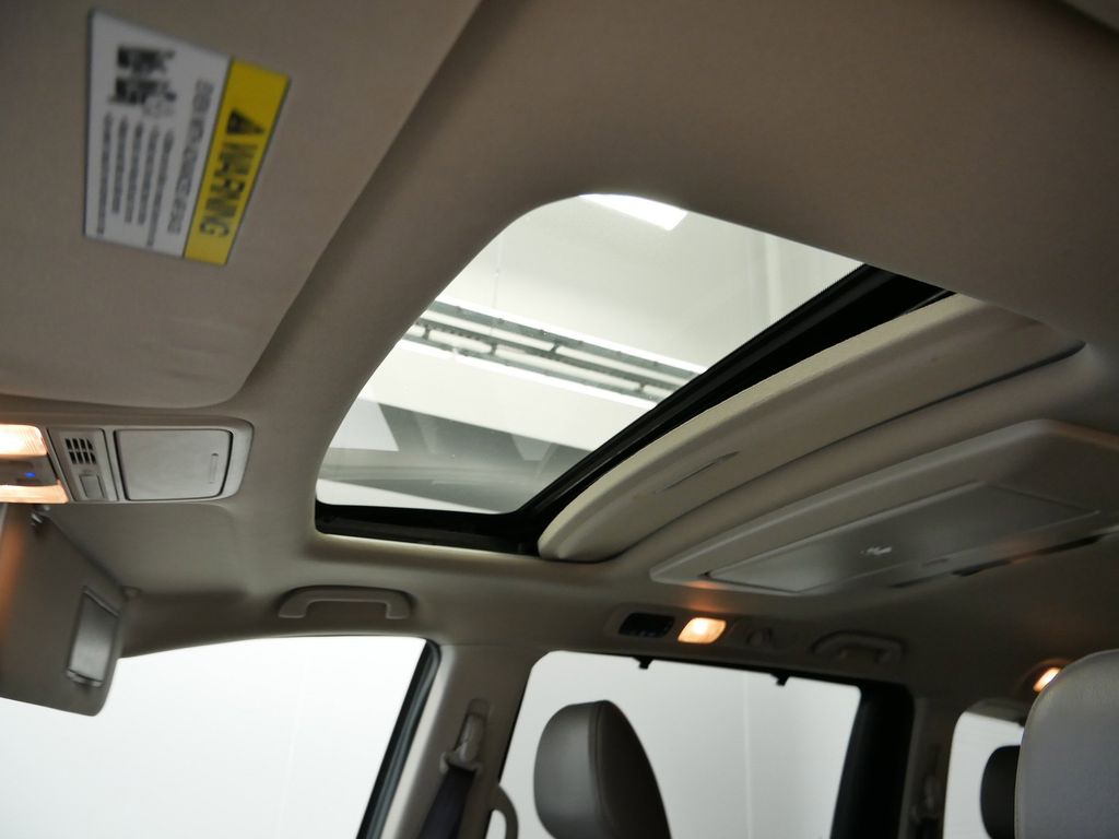 Thumbnail: 2015 Honda Odyssey - 21