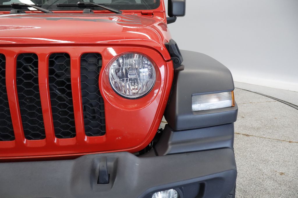 Thumbnail: 2020 Jeep Gladiator - 16
