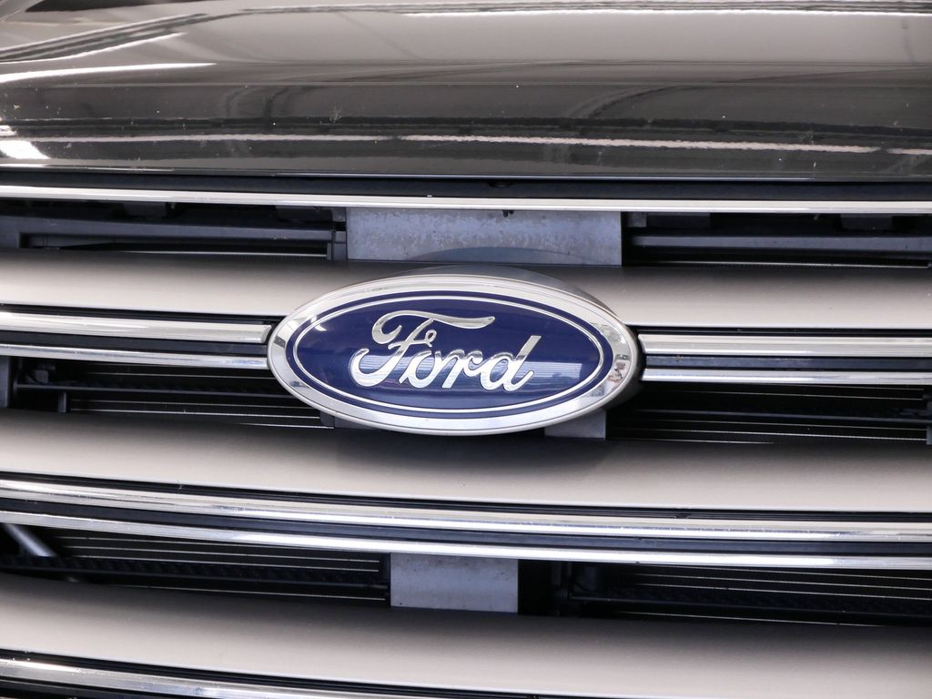 Thumbnail: 2017 Ford Edge - 15