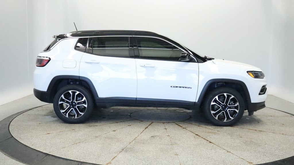 Thumbnail: 2023 Jeep Compass - 8