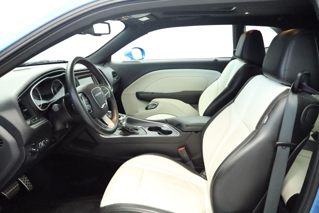 Thumbnail: 2016 Dodge Challenger - 21