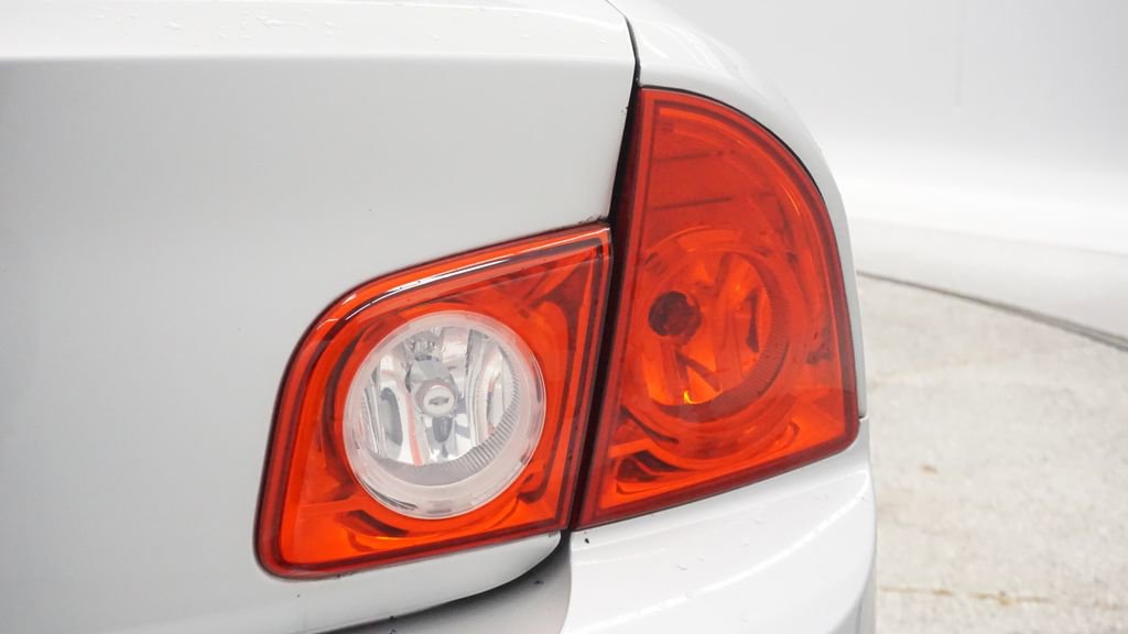 Thumbnail: 2012 Chevrolet Malibu - 14