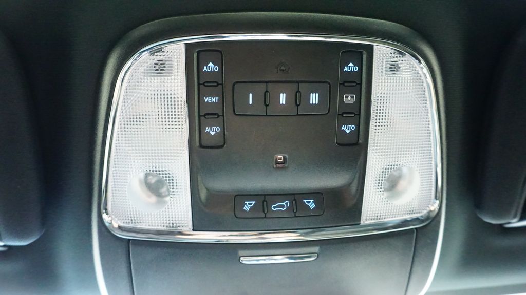 Thumbnail: 2020 Jeep Grand Cherokee - 38