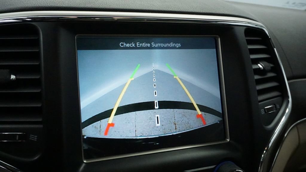 Thumbnail: 2016 Jeep Grand Cherokee - 43