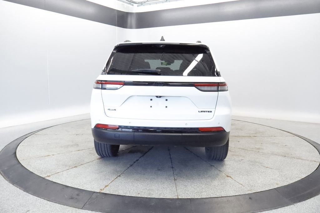 Thumbnail: 2023 Jeep Grand Cherokee - 4