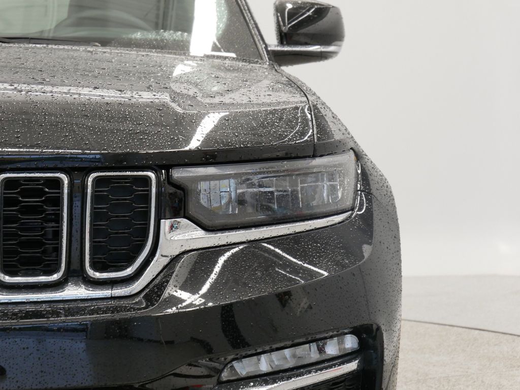 2023 Jeep Grand Cherokee Limited Edition 12