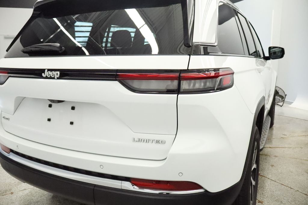 Thumbnail: 2025 Jeep Grand Cherokee - 18