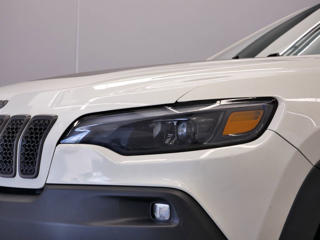 Thumbnail: 2019 Jeep Cherokee - 11