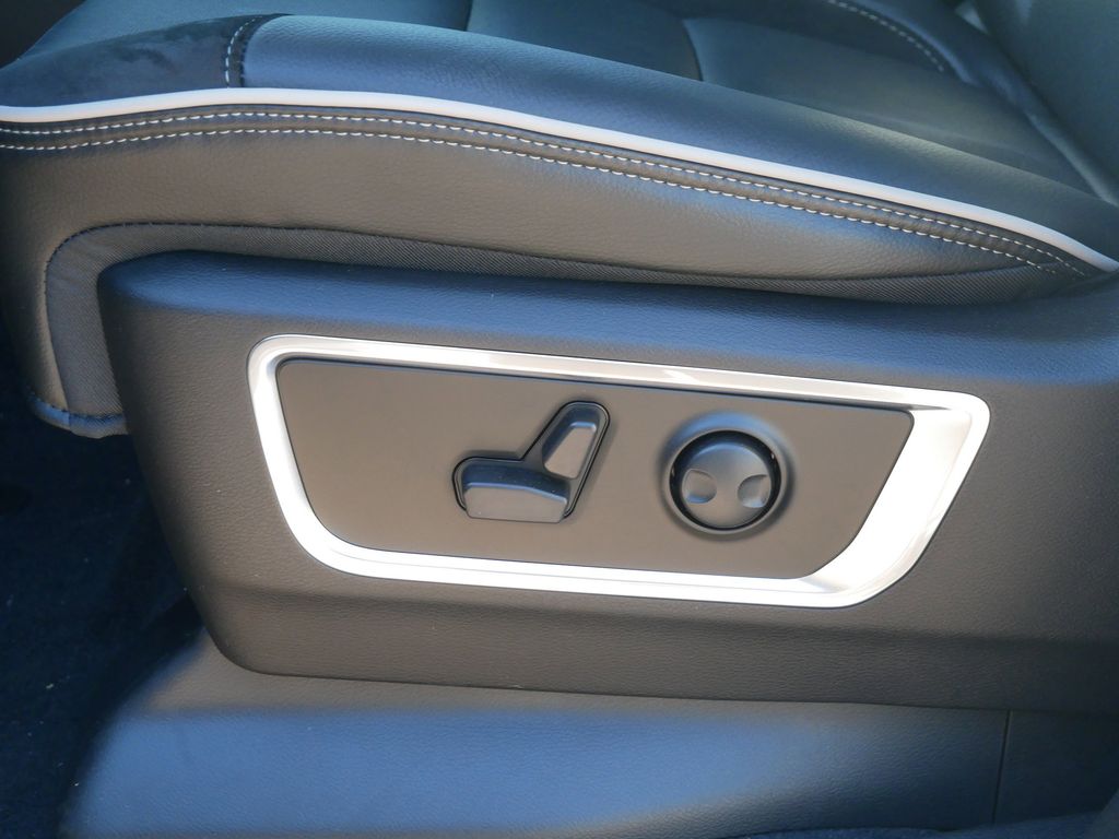 Thumbnail: 2025 RAM 1500 - 30