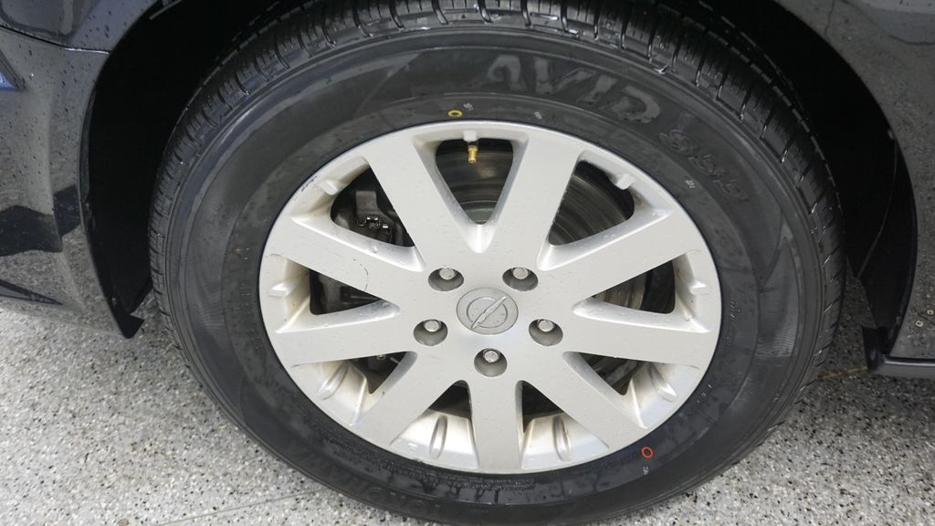 Thumbnail: 2014 Chrysler Town & Country - 20