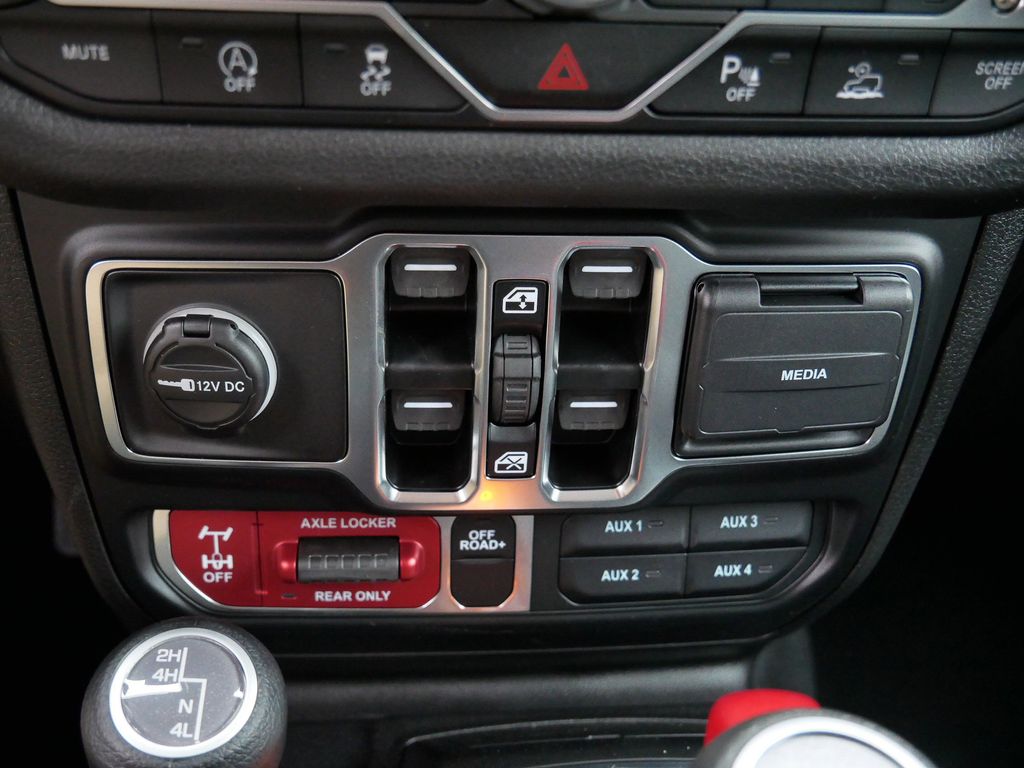 Thumbnail: 2026 Jeep Wrangler - 36