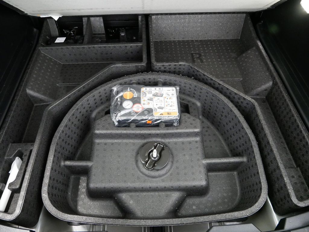 Thumbnail: 2022 Ford Edge - 14