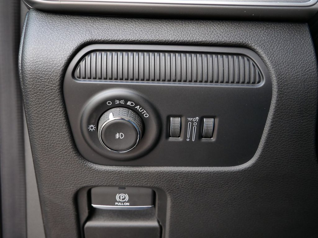 Thumbnail: 2025 Jeep Wagoneer - 26