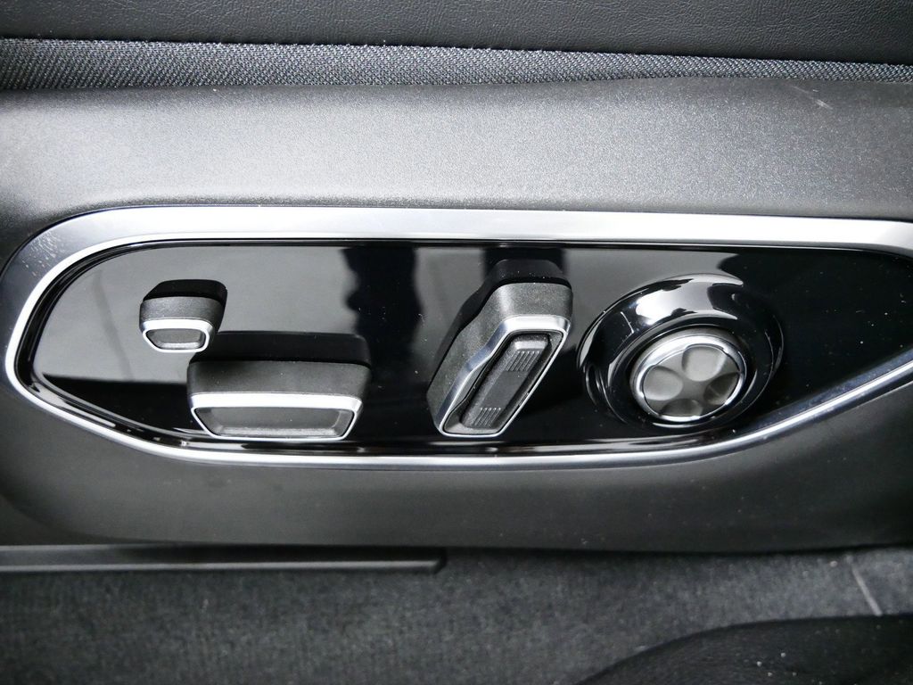 Thumbnail: 2025 Jeep Grand Cherokee - 37