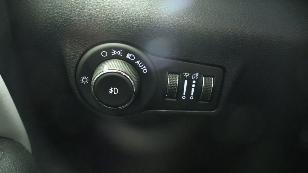 Thumbnail: 2023 Jeep Compass - 30