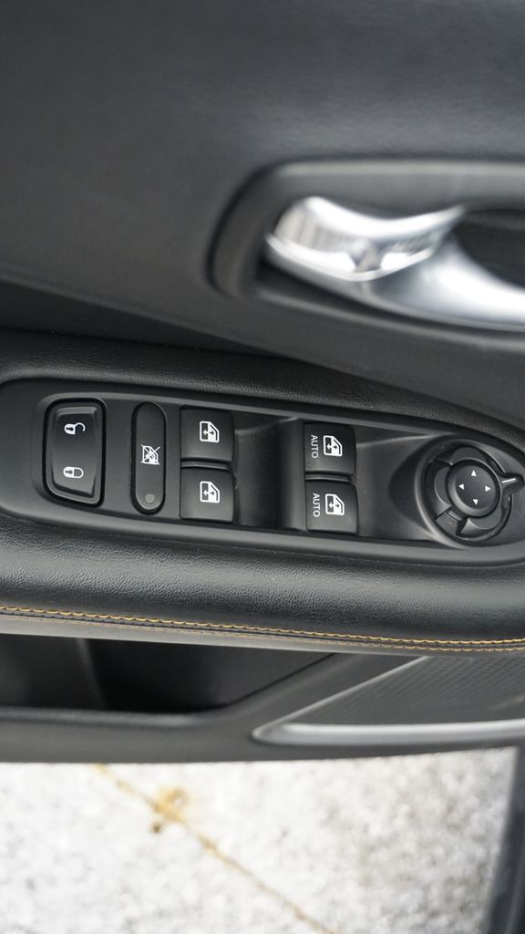 Thumbnail: 2018 Jeep Compass - 29