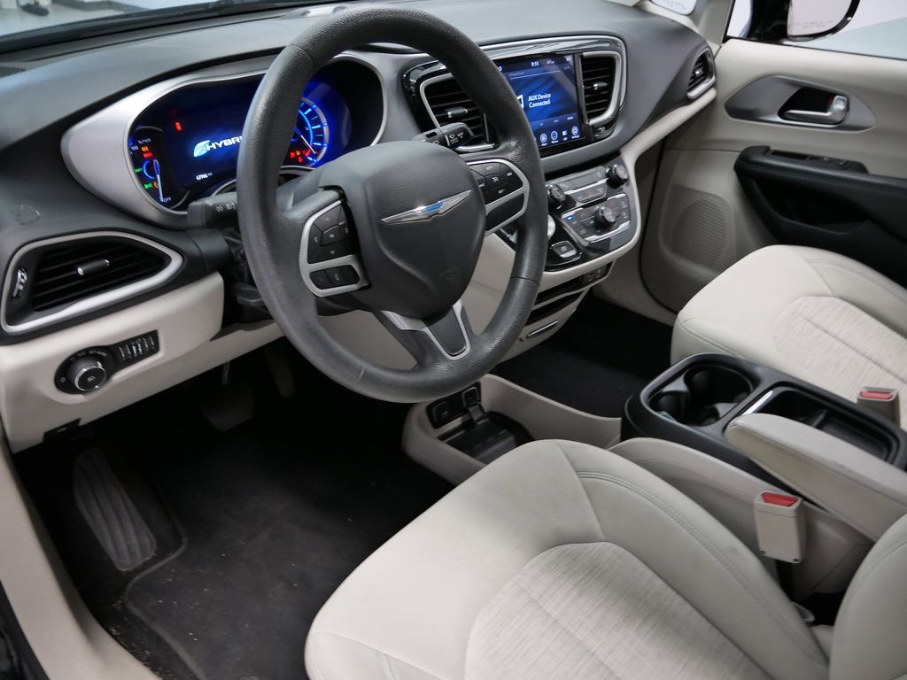 Thumbnail: 2018 Chrysler Pacifica - 21