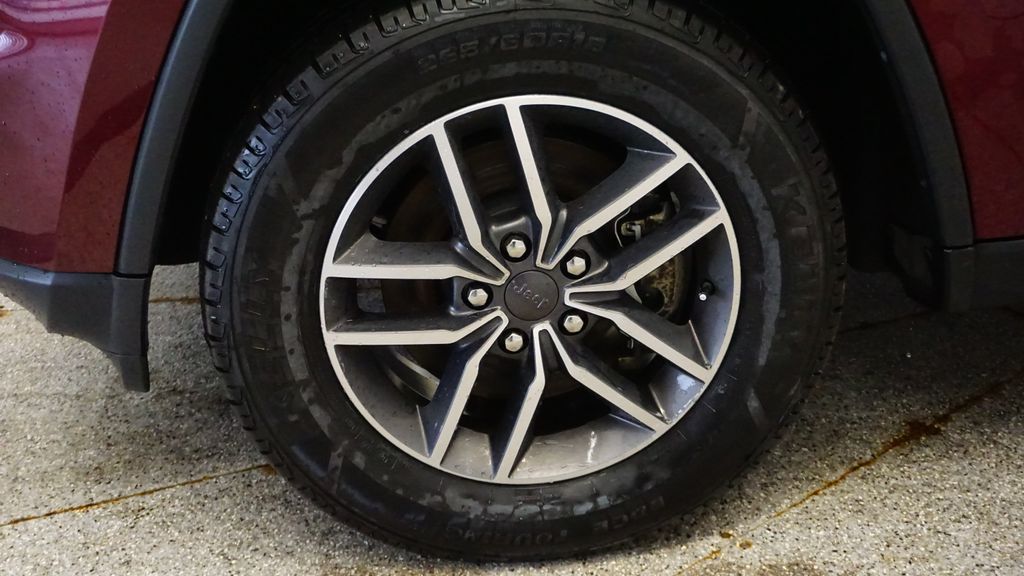 Thumbnail: 2021 Jeep Grand Cherokee - 13