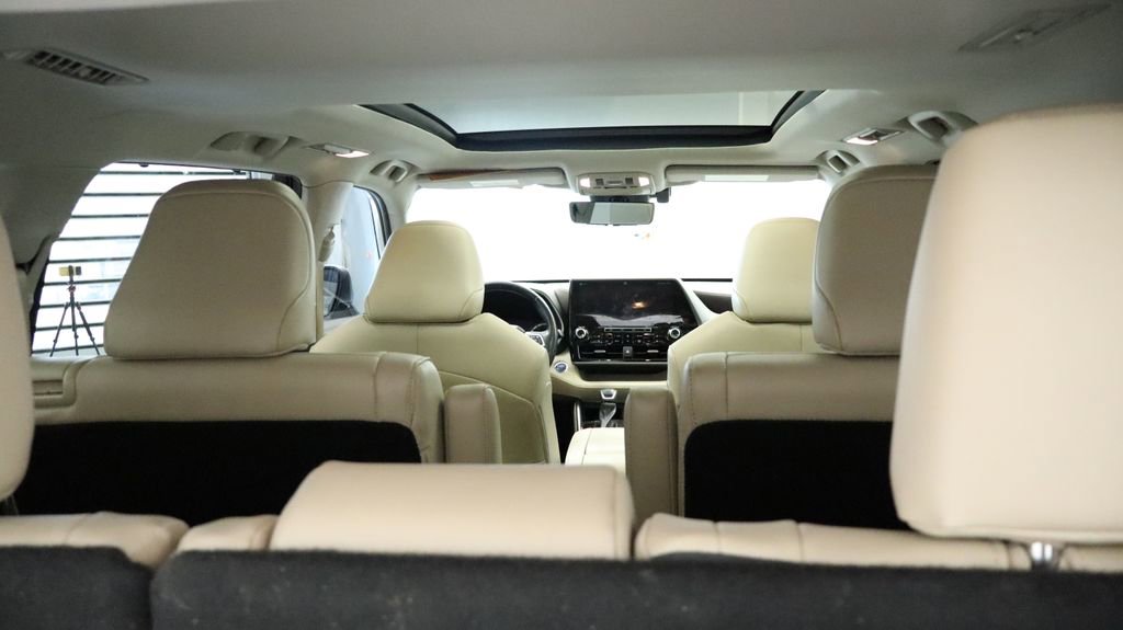 Thumbnail: 2022 Toyota Highlander - 18