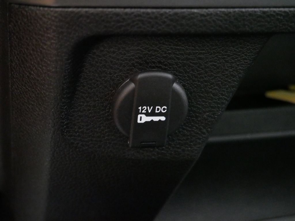 Thumbnail: 2021 RAM 1500 Classic - 32