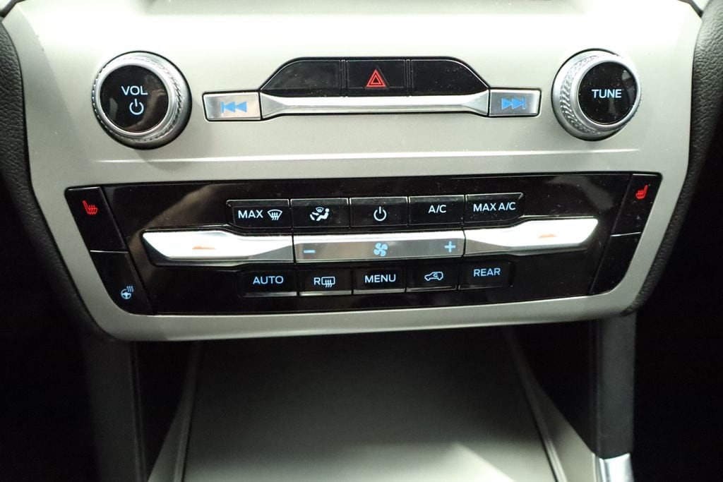 Thumbnail: 2023 Ford Explorer - 43