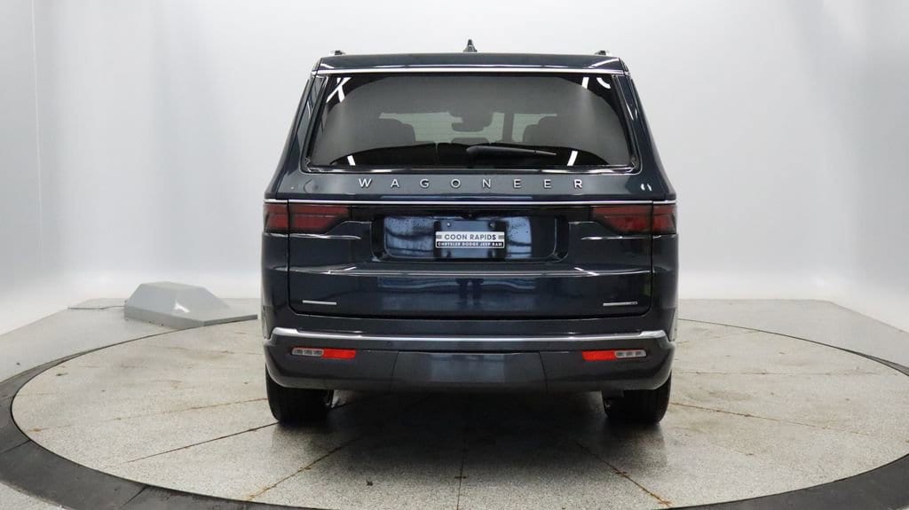 Thumbnail: 2022 Jeep Wagoneer - 4