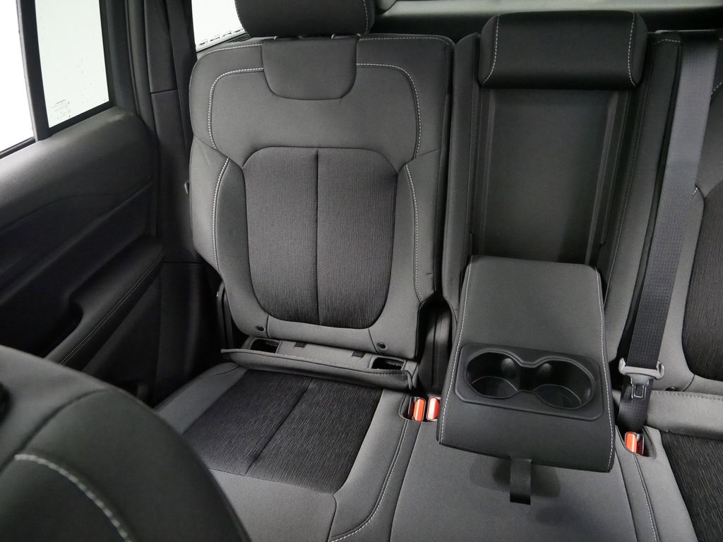 Thumbnail: 2025 Jeep Grand Cherokee - 21