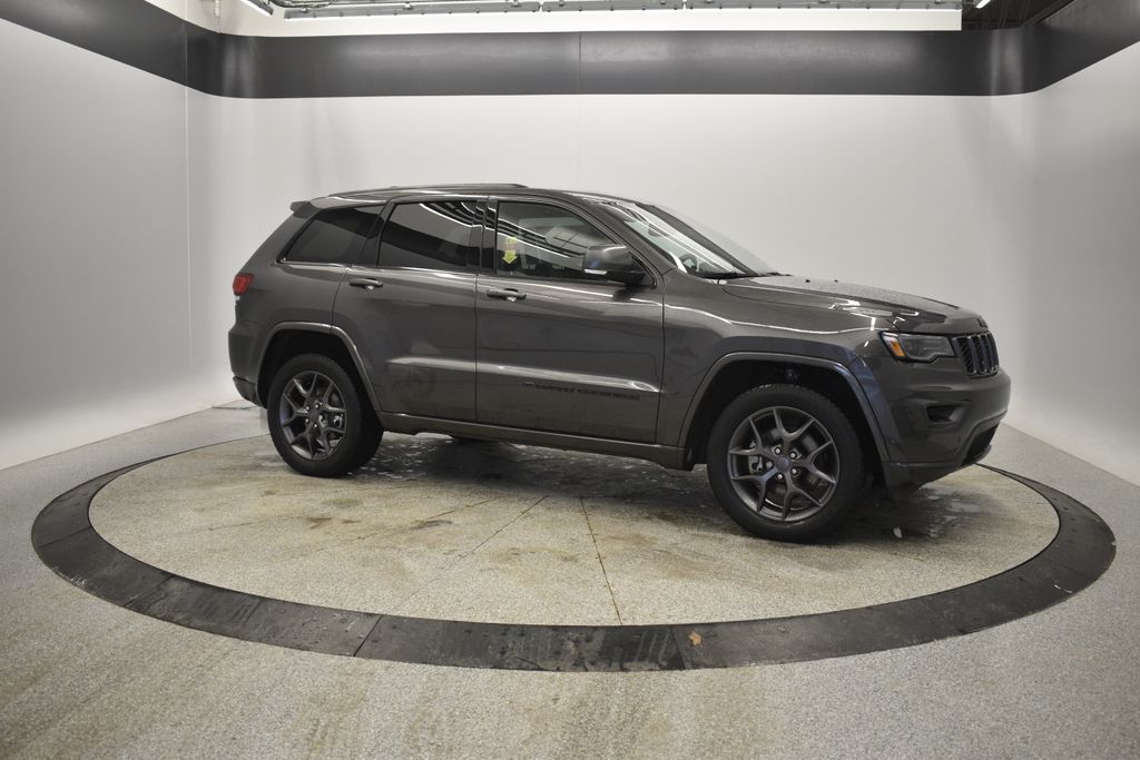 Thumbnail: 2021 Jeep Grand Cherokee - 11