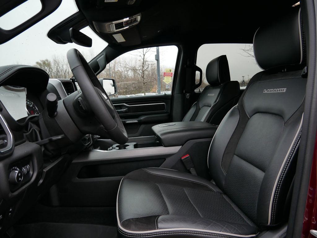 Thumbnail: 2025 RAM 1500 - 3