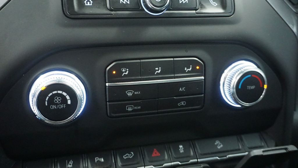 Thumbnail: 2024 GMC Sierra 3500 - 31