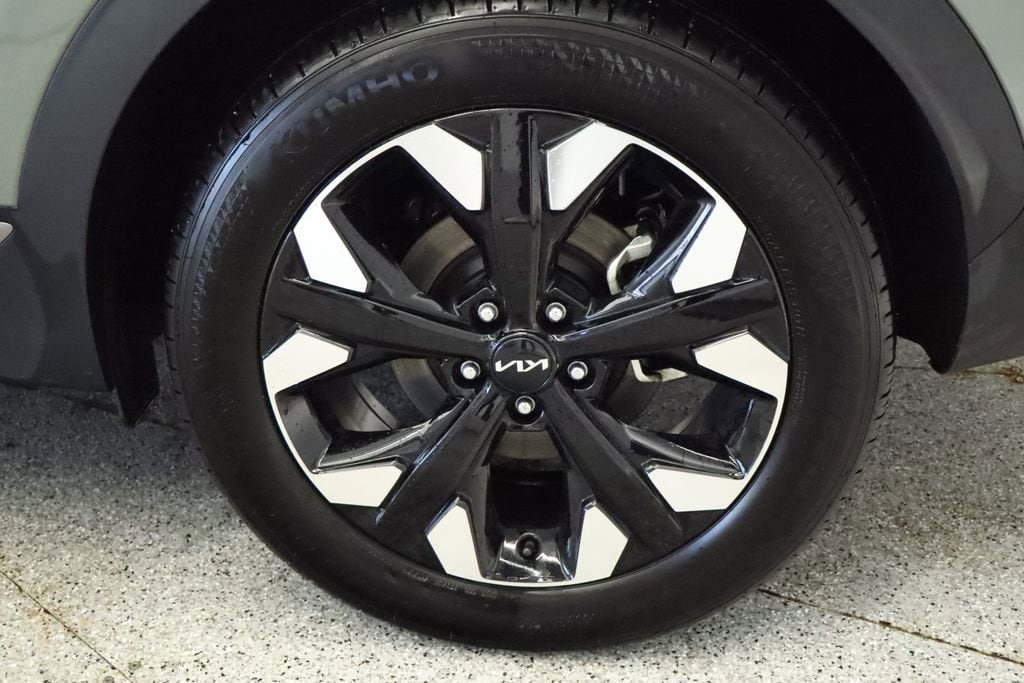 Thumbnail: 2023 Kia Sportage - 16