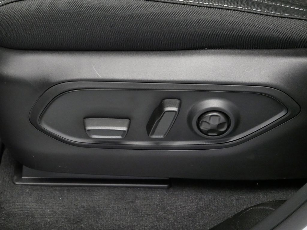 Thumbnail: 2025 Jeep Grand Cherokee - 4