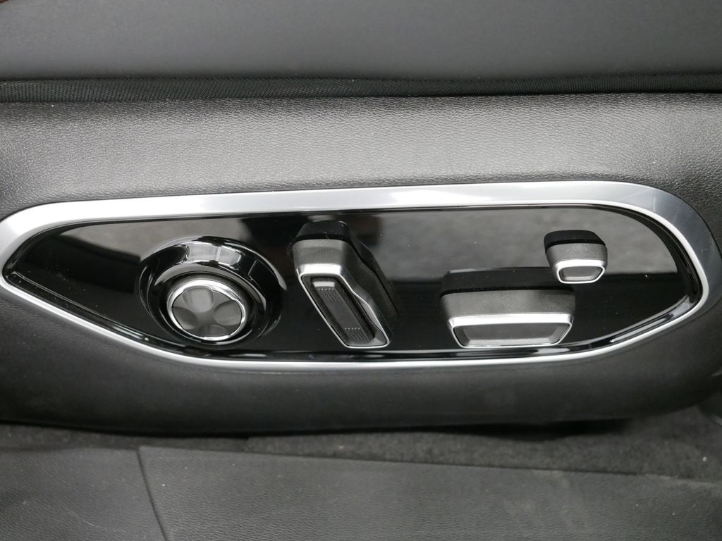 Thumbnail: 2024 Jeep Wagoneer S - 24