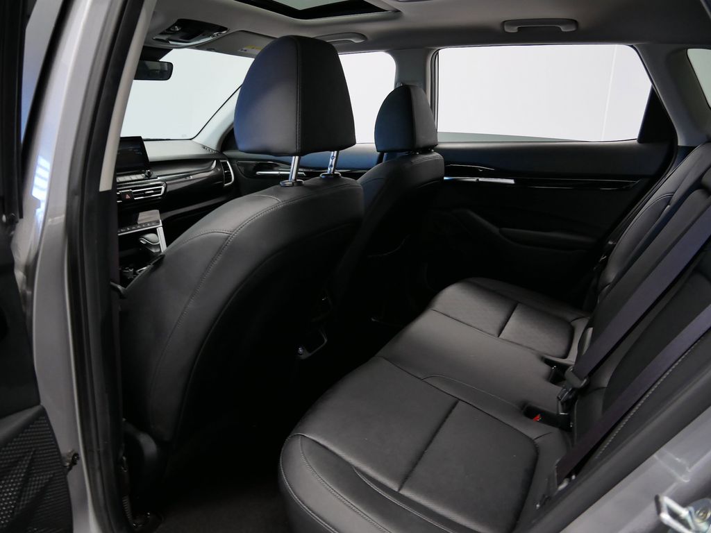 Thumbnail: 2022 Kia Seltos - 8