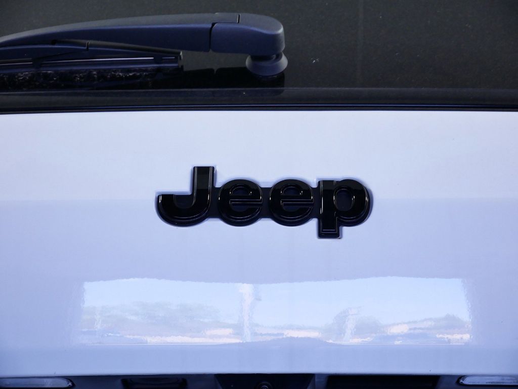 Thumbnail: 2025 Jeep Grand Cherokee L - 12