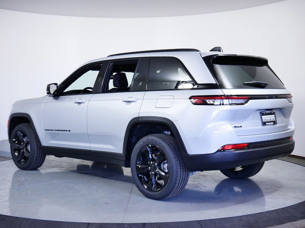 Thumbnail: 2024 Jeep Grand Cherokee - 15