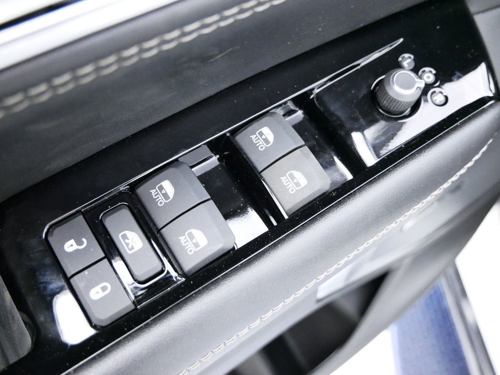 Thumbnail: 2024 Jeep Wagoneer - 33