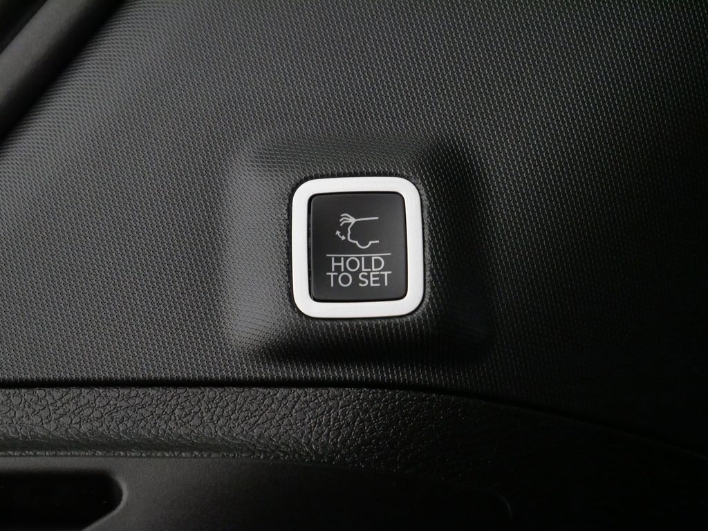 Thumbnail: 2025 Jeep Grand Cherokee - 17