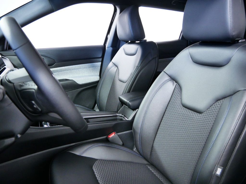 Thumbnail: 2024 Jeep Compass - 30